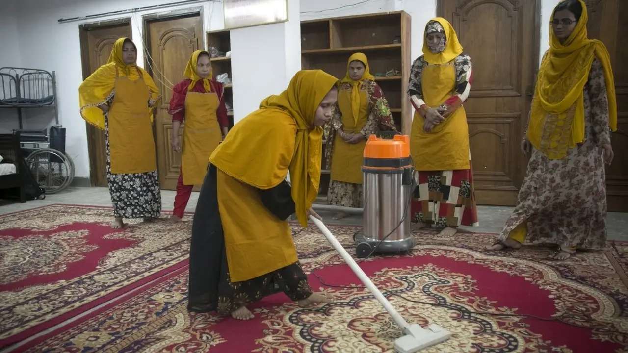 Household Management Training - Learn professional home organization and cleaning techniques